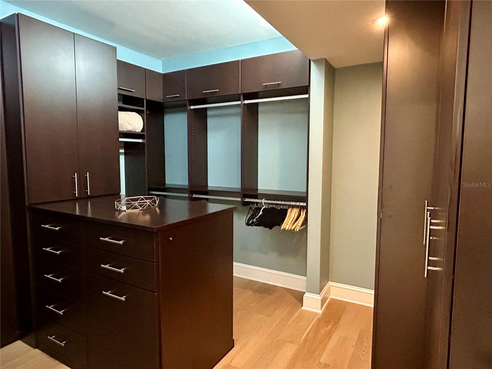 1350 MAIN RESIDENTIAL - Residential Lease