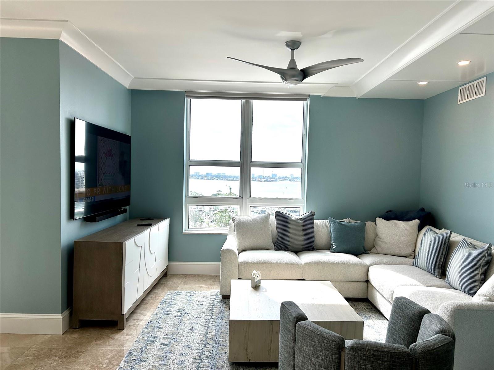 1350 MAIN RESIDENTIAL - Residential Lease