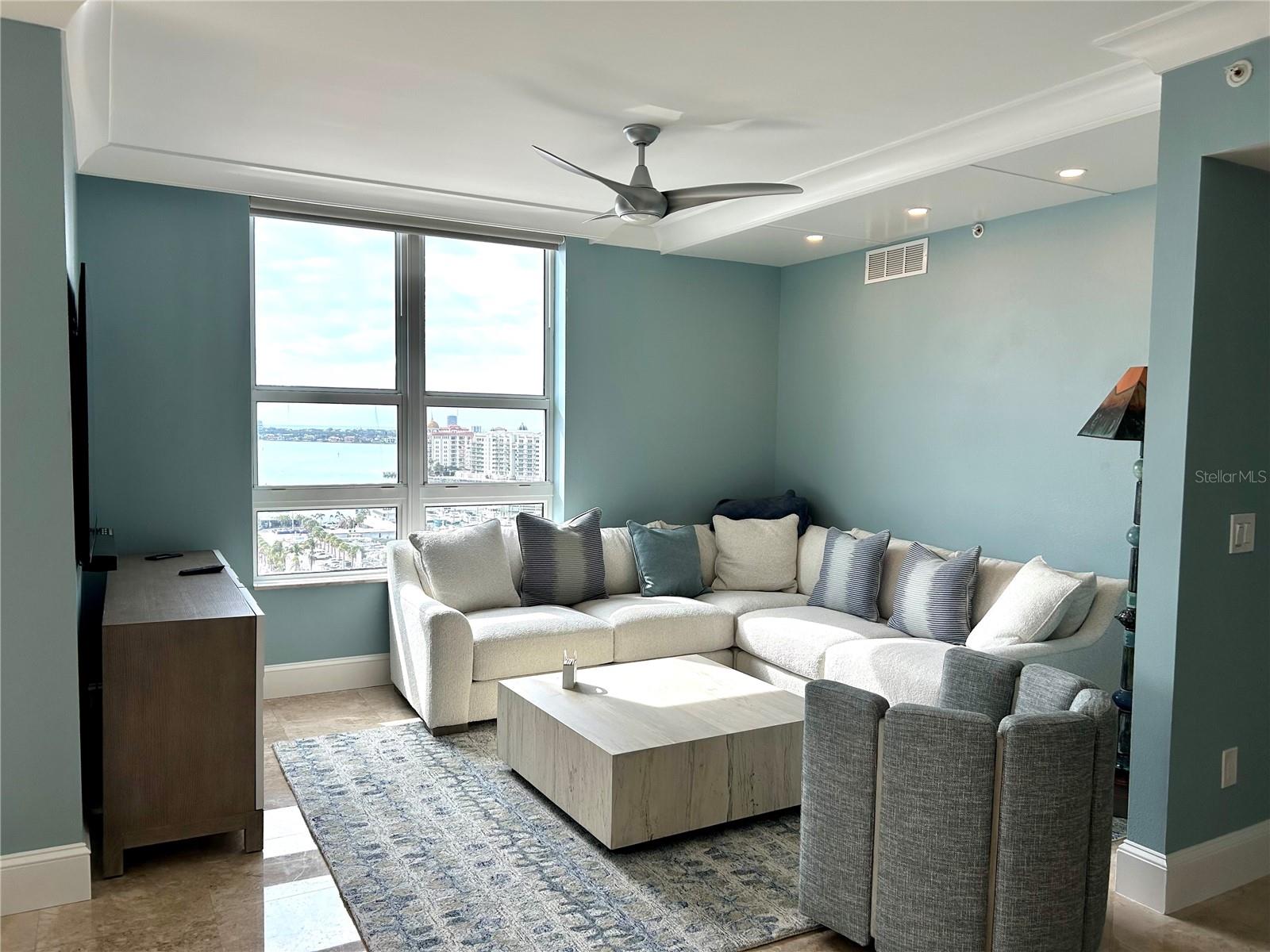 1350 MAIN RESIDENTIAL - Residential Lease