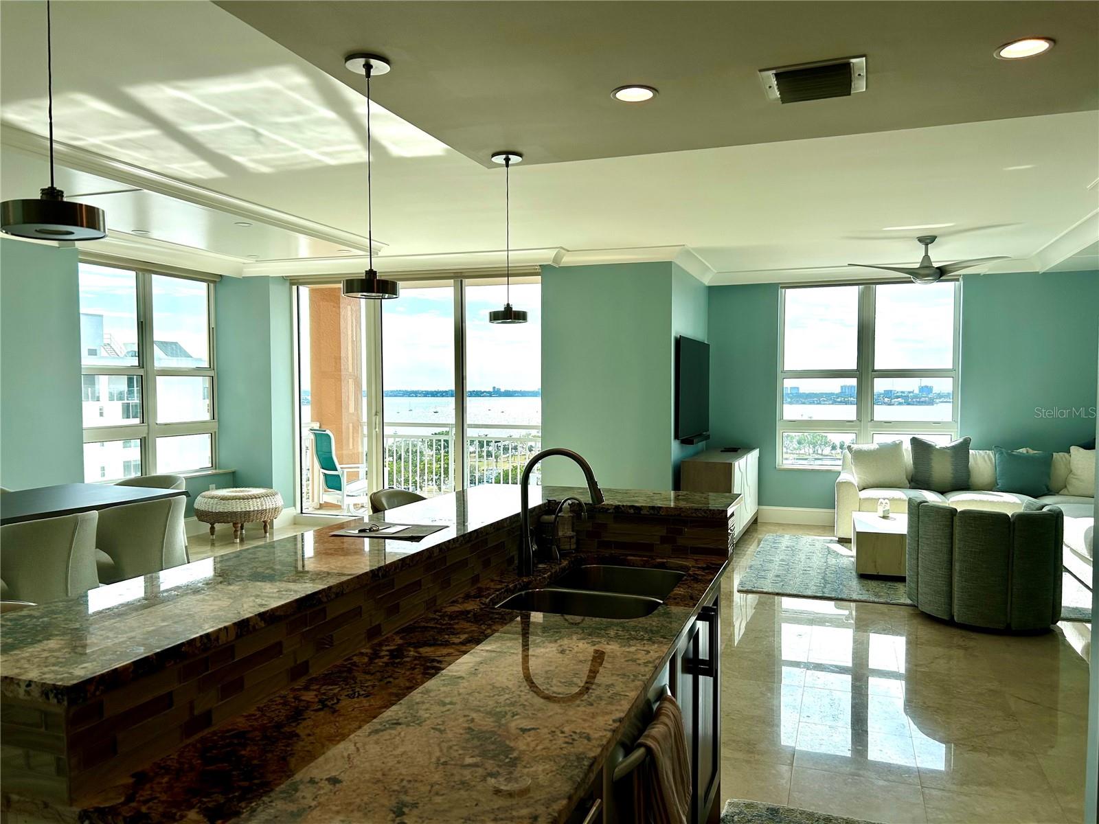 1350 MAIN RESIDENTIAL - Residential Lease