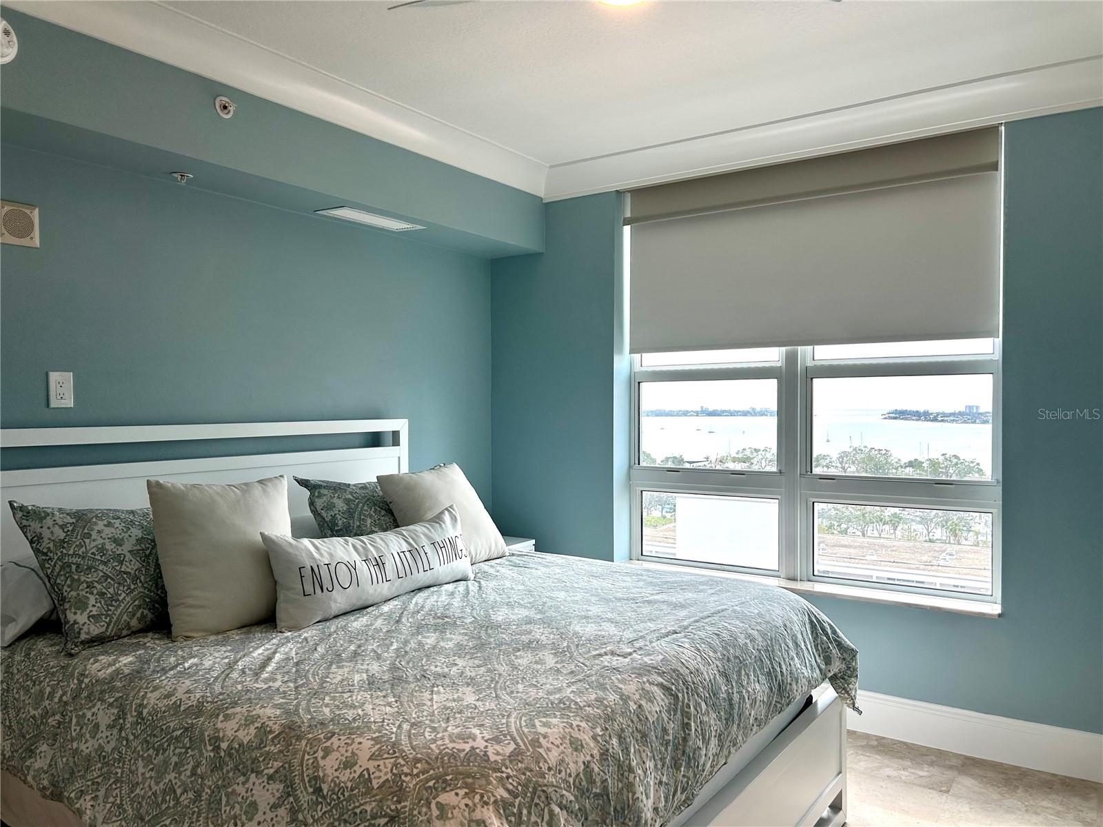 1350 MAIN RESIDENTIAL - Residential Lease