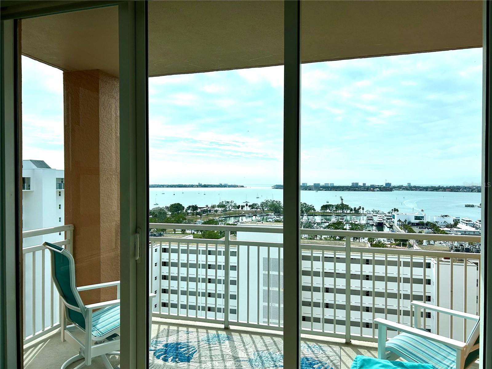 1350 MAIN RESIDENTIAL - Residential Lease