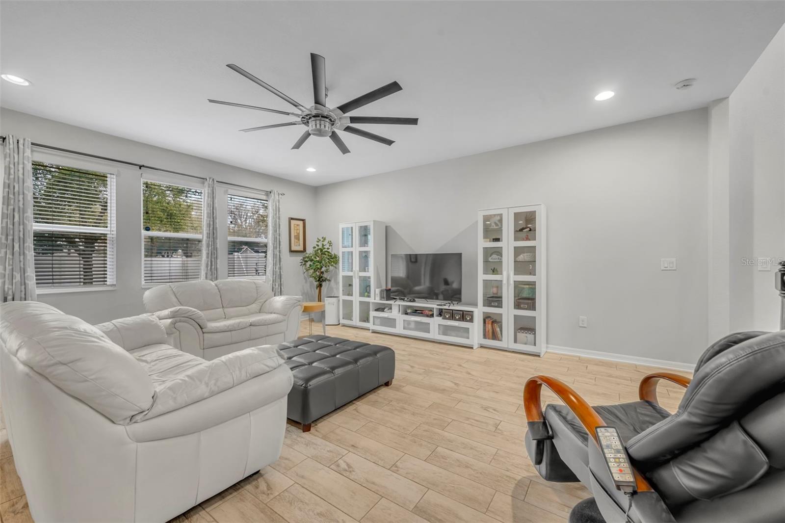 AULINS LANDING AT OVIEDO-PHASE 1 - Residential