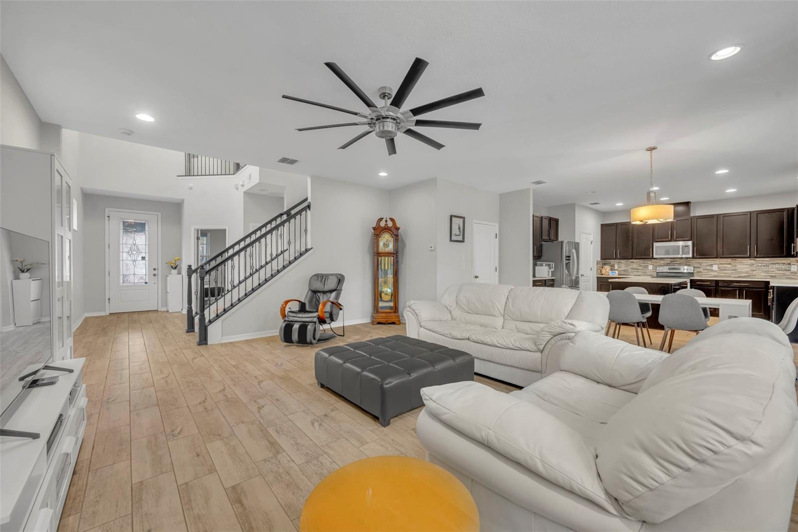 AULINS LANDING AT OVIEDO-PHASE 1 - Residential