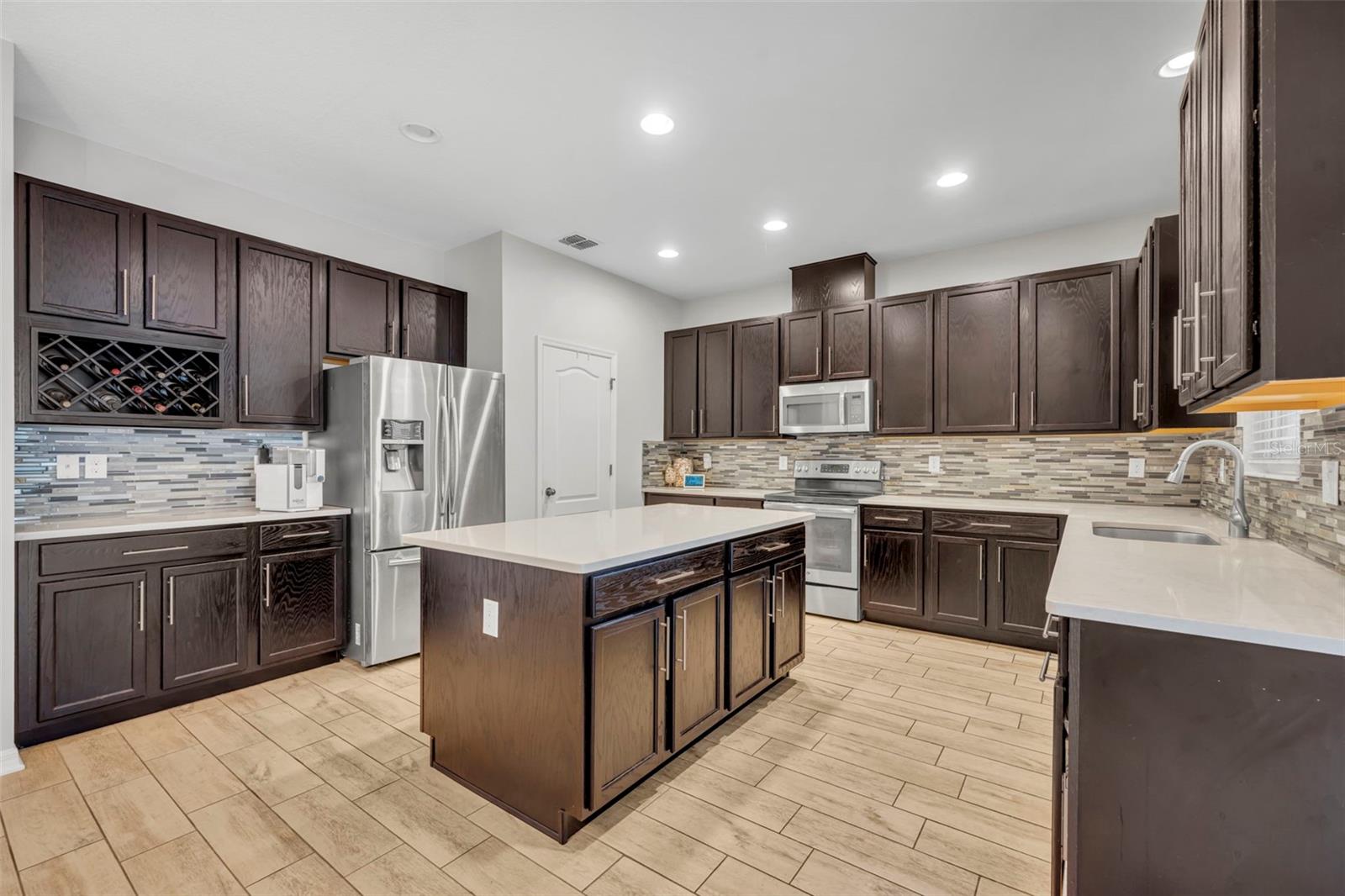 AULINS LANDING AT OVIEDO-PHASE 1 - Residential