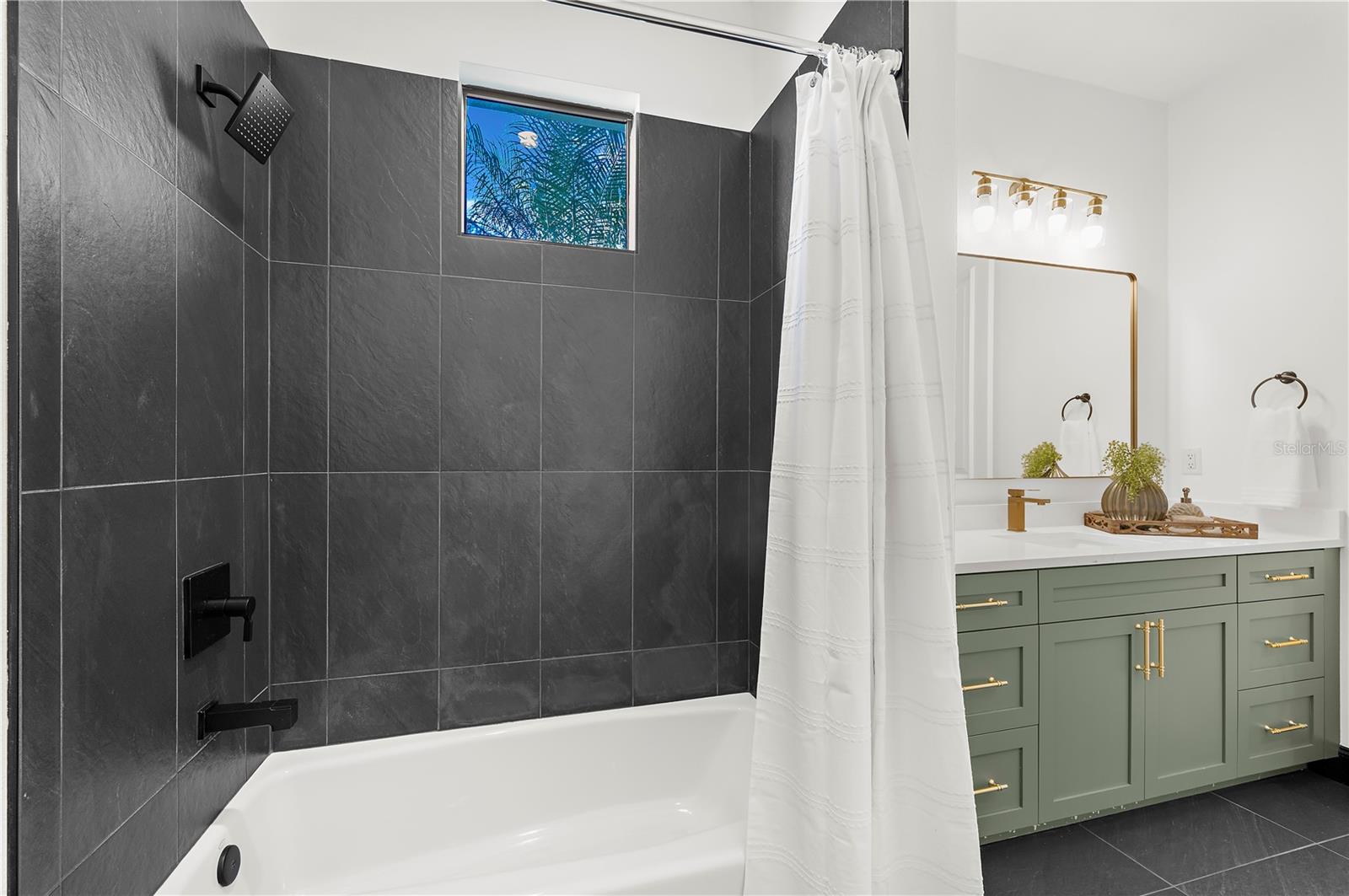 STEEPLECHASE - Residential