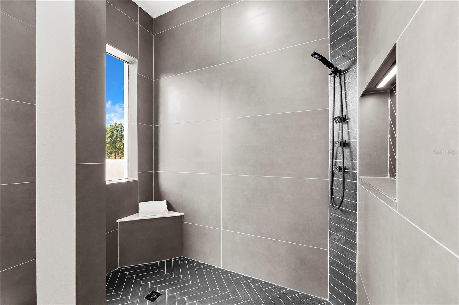 STEEPLECHASE - Residential