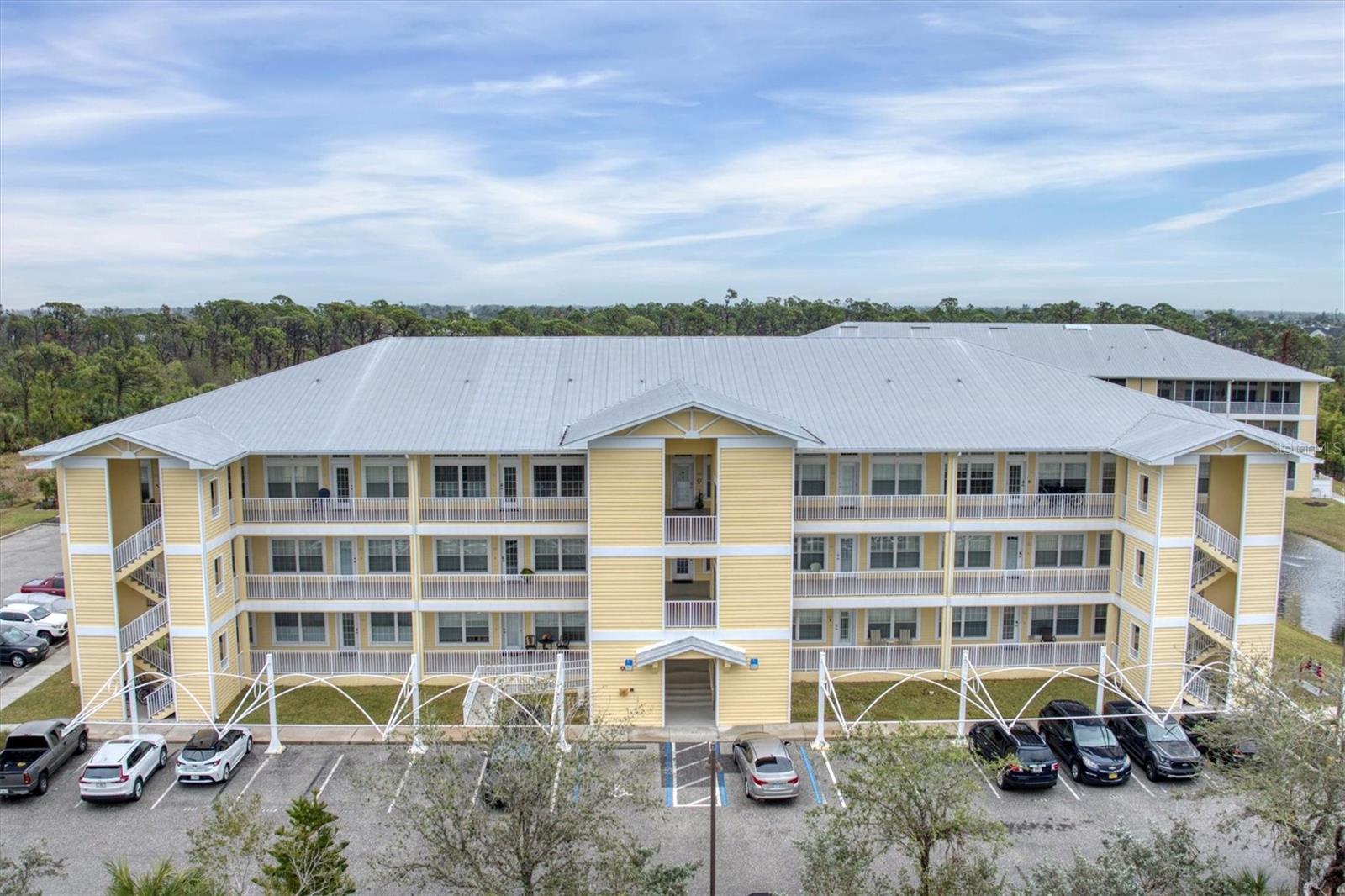 Discover Waterside Residences, a 3-bedroom, 2-bath condo in a gated community designed for resort-style living. Enjoy amenities such as a sparkling pool, tropical landscaping, and serene waterside views. Nestled off Rotonda Blvd West, this prime location offers easy access to nearby cities, shopping, and greenbelt reserves for privacy and tranquility. Schedule your tour today!