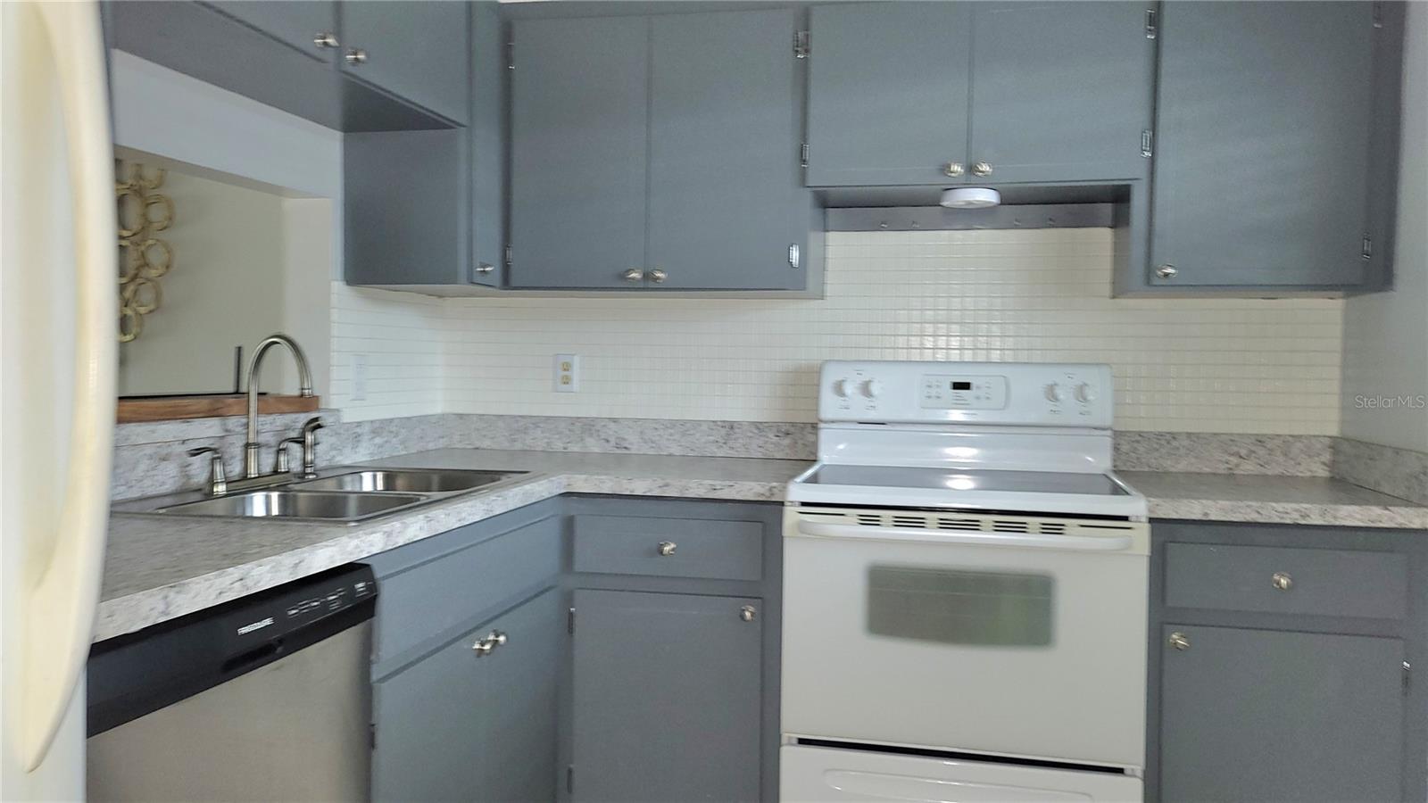 19029 US HIGHWAY 19 N 5-14