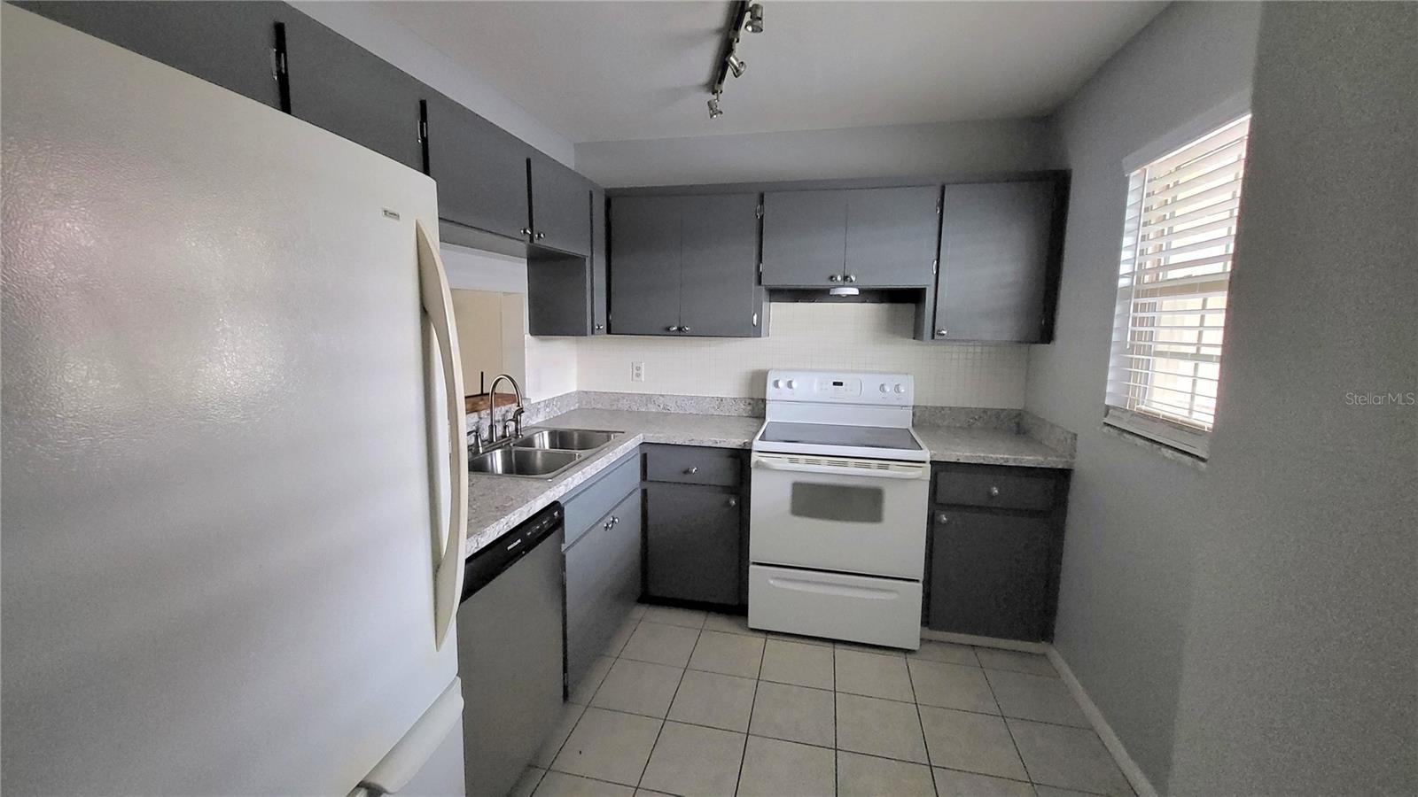 IMPERIAL COVE 5 - Residential