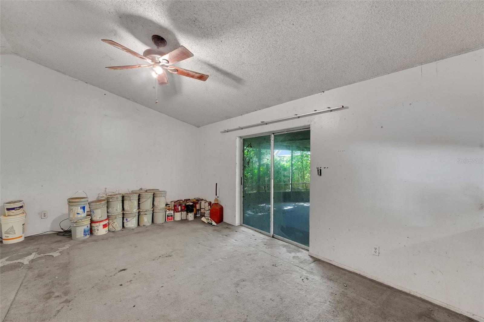 618 LOCUST COURT