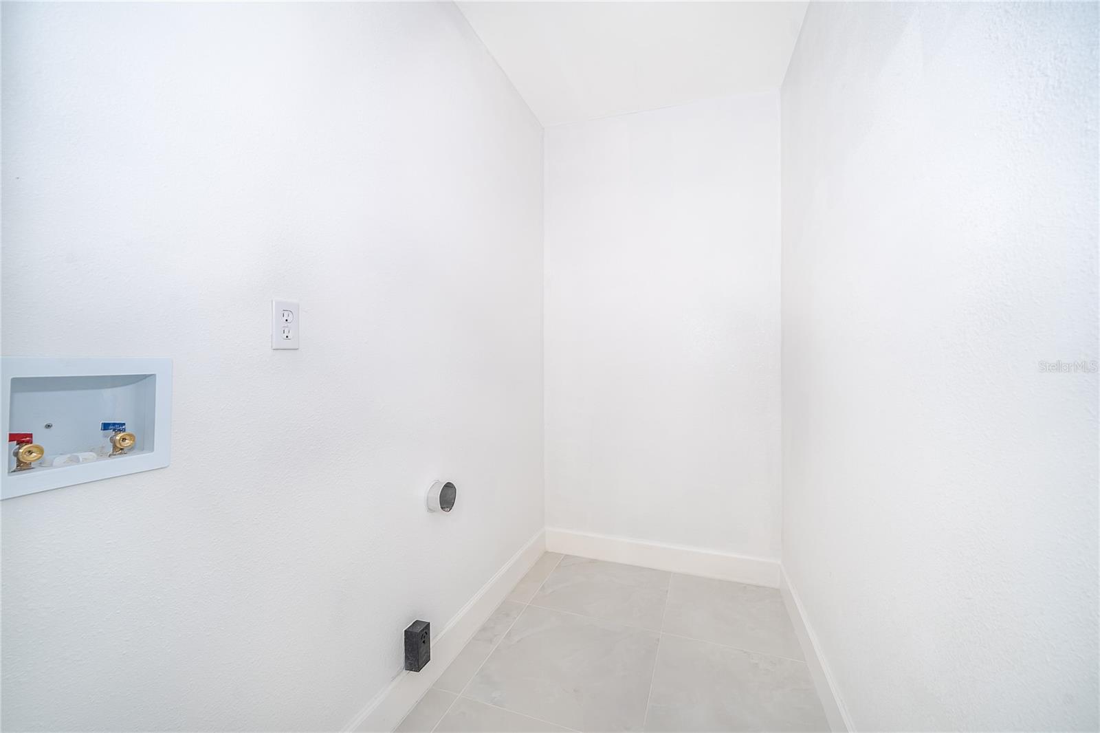 COUNTRY CLUB HEIGHTS UNIT 1 - Residential