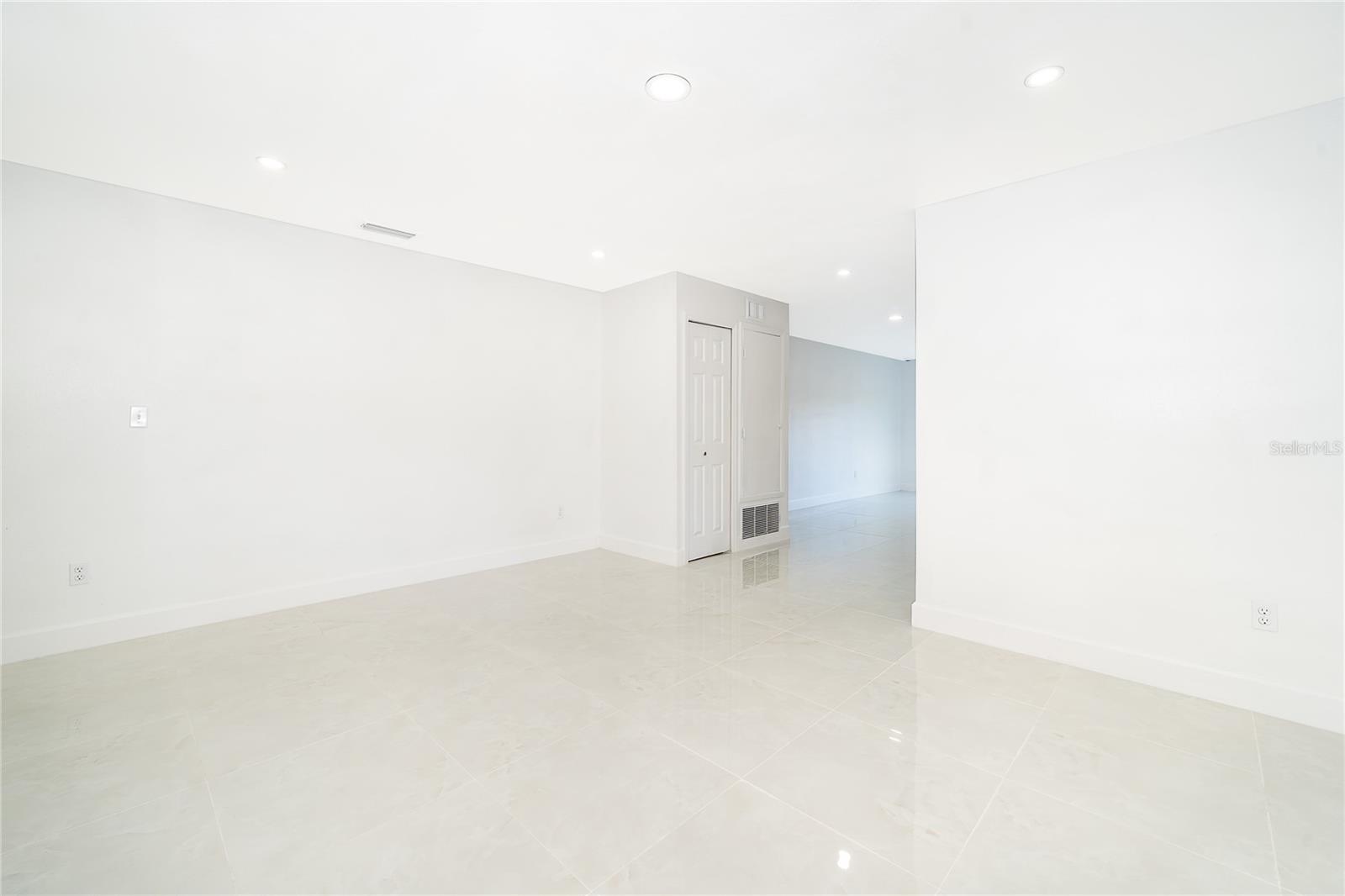 COUNTRY CLUB HEIGHTS UNIT 1 - Residential