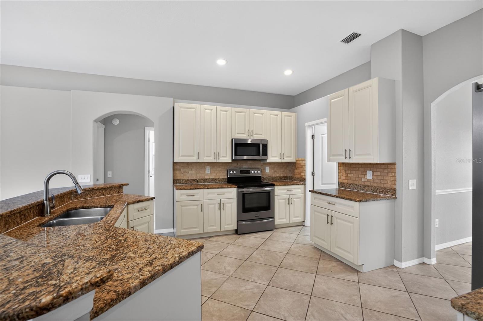 BLOOMINGDALE SEC P Q - Residential