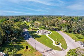 ON TOP OF THE WORLD - Residential