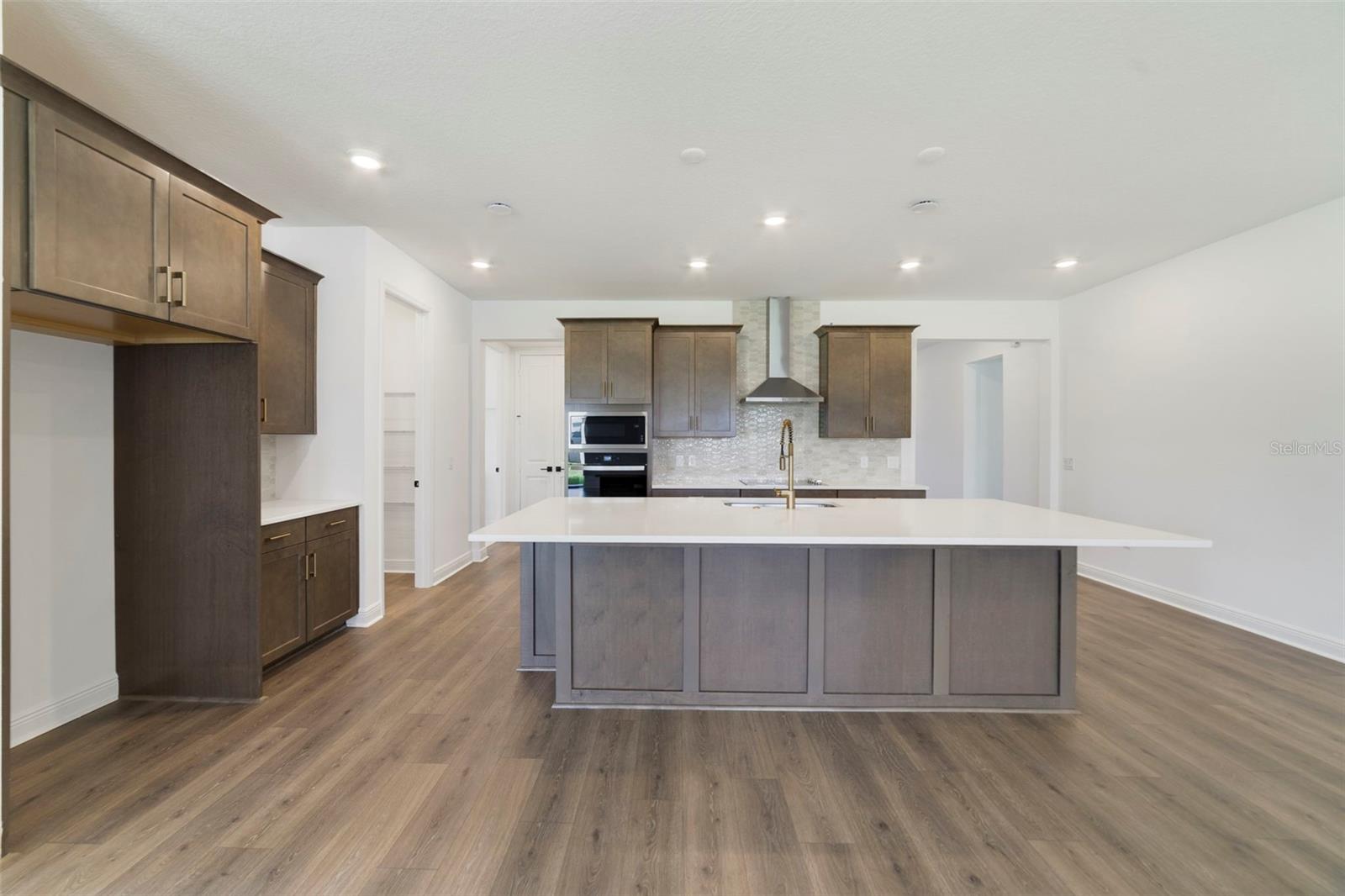 3500 LEMON BUTTON TERRACE