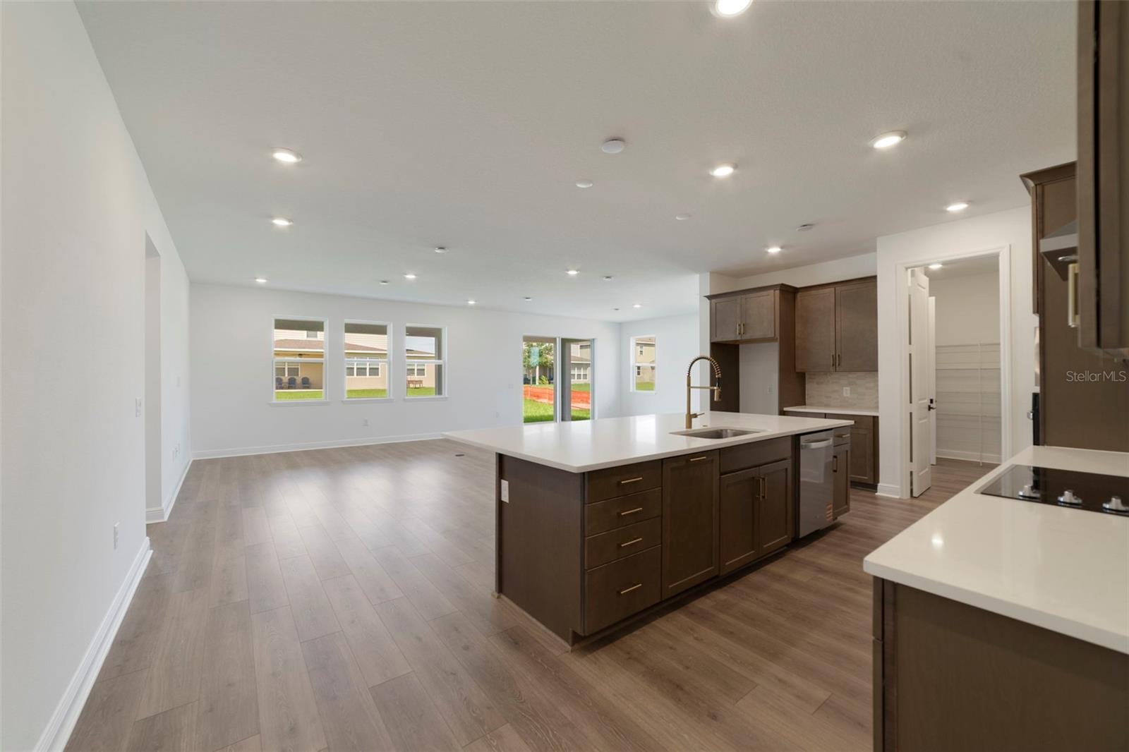 3500 LEMON BUTTON TERRACE