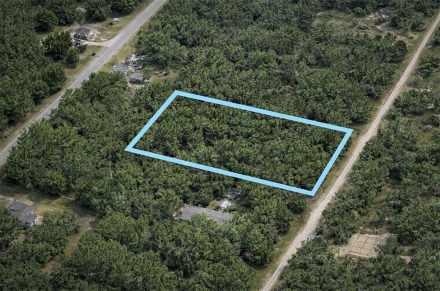 Buildable residential lot in Clewiston with public water and sewer available. Located on a paved street with no HOA. Package sale only with parcel at 550 S Isora St. Ideal for new construction or investment. Cash purchase only. Buyer pays all closing costs.