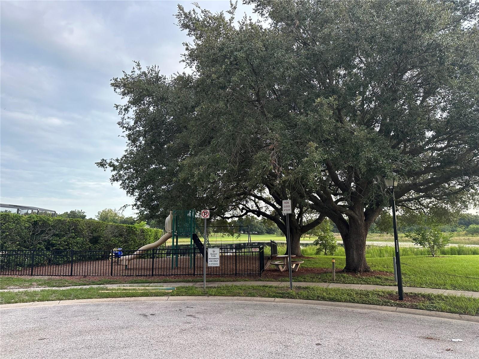 SUMMER LAKES - Residential