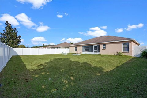 A home in LAKELAND