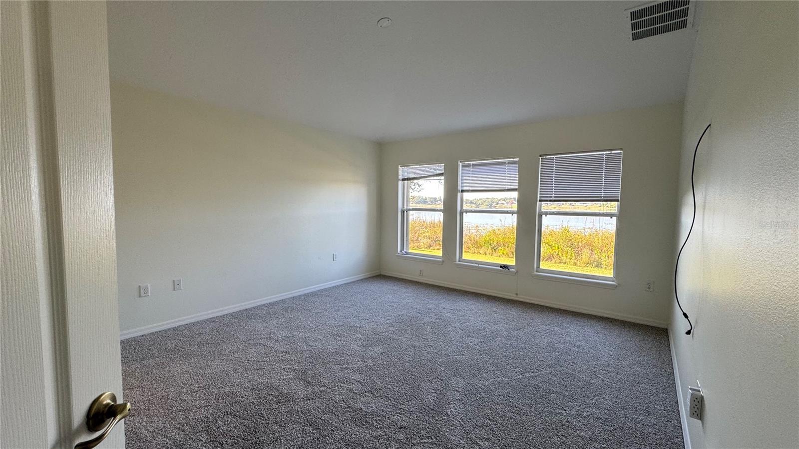 LAKE SAUNDERS POINT - Residential