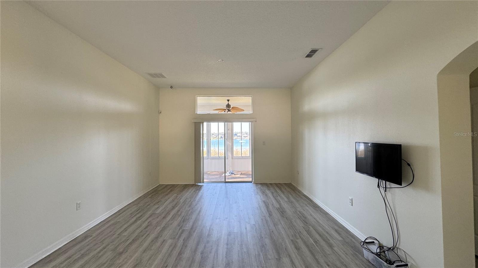 LAKE SAUNDERS POINT - Residential