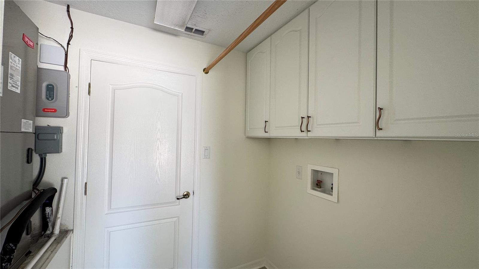 LAKE SAUNDERS POINT - Residential