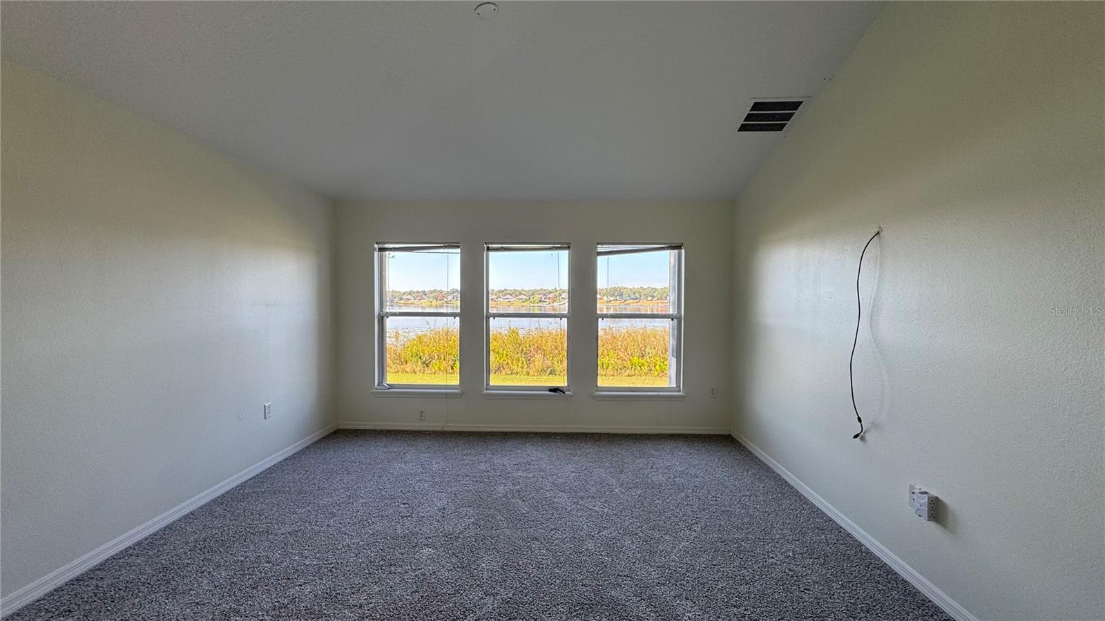 LAKE SAUNDERS POINT - Residential