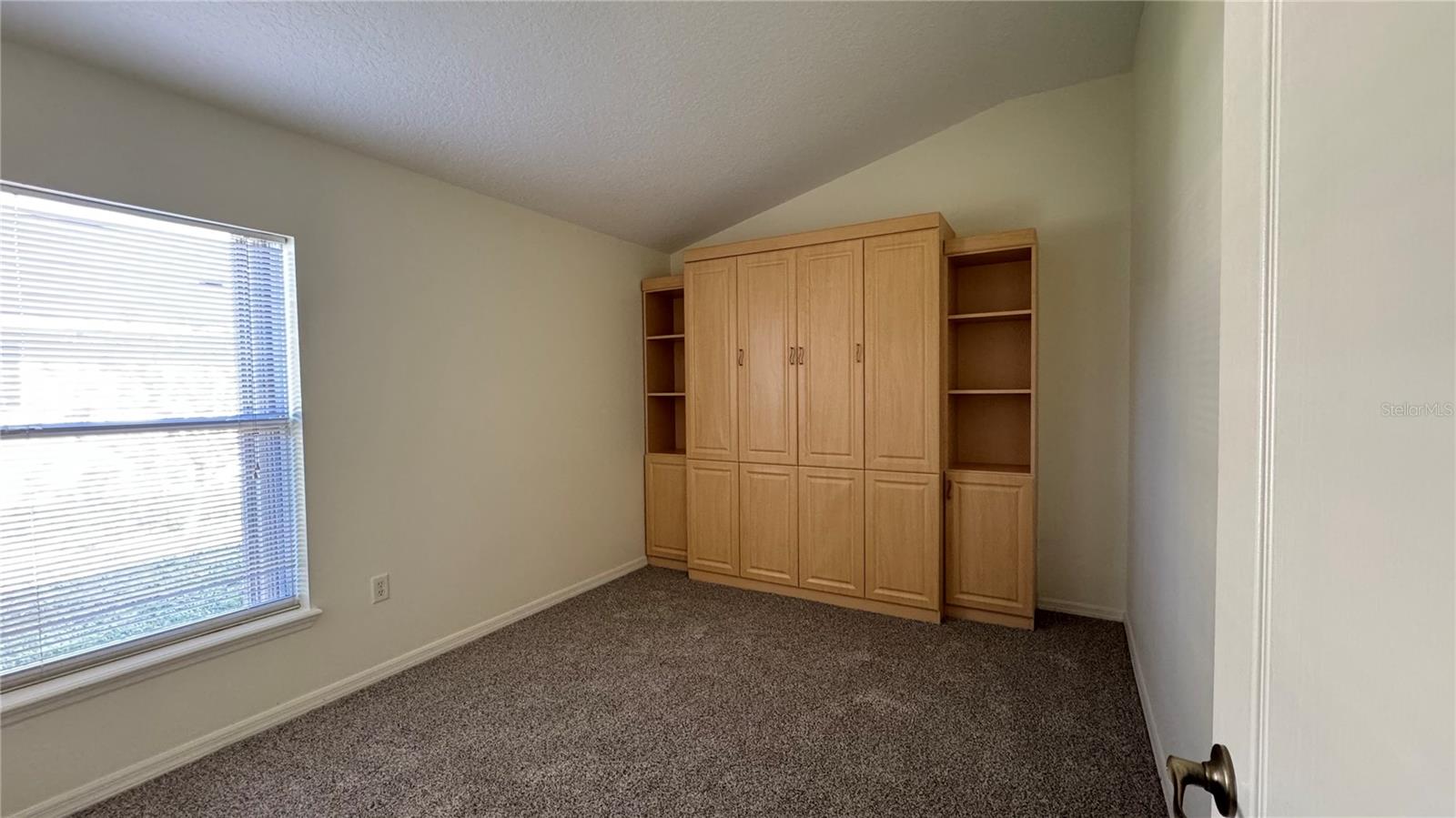 LAKE SAUNDERS POINT - Residential