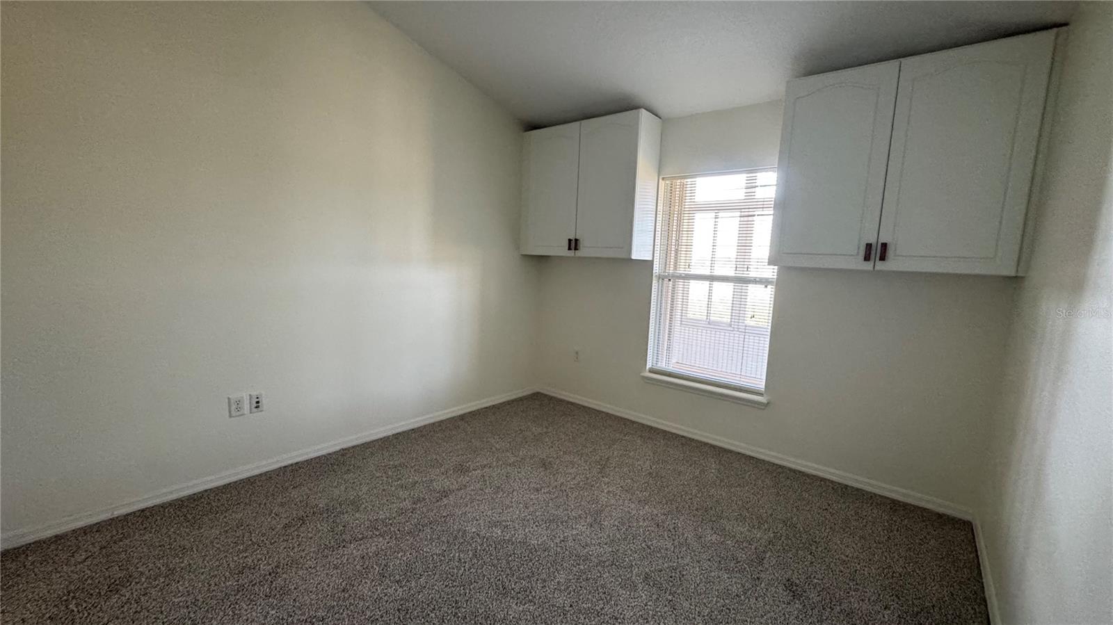 LAKE SAUNDERS POINT - Residential