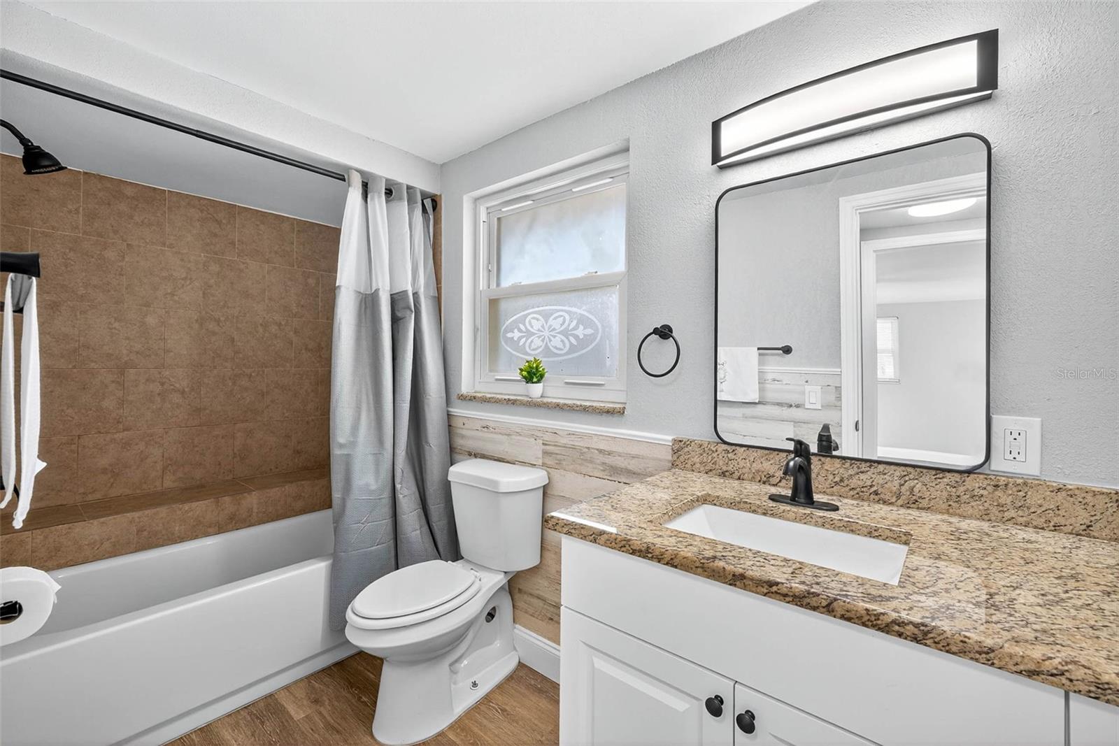 PALM TERRACE ESTATES - Residential