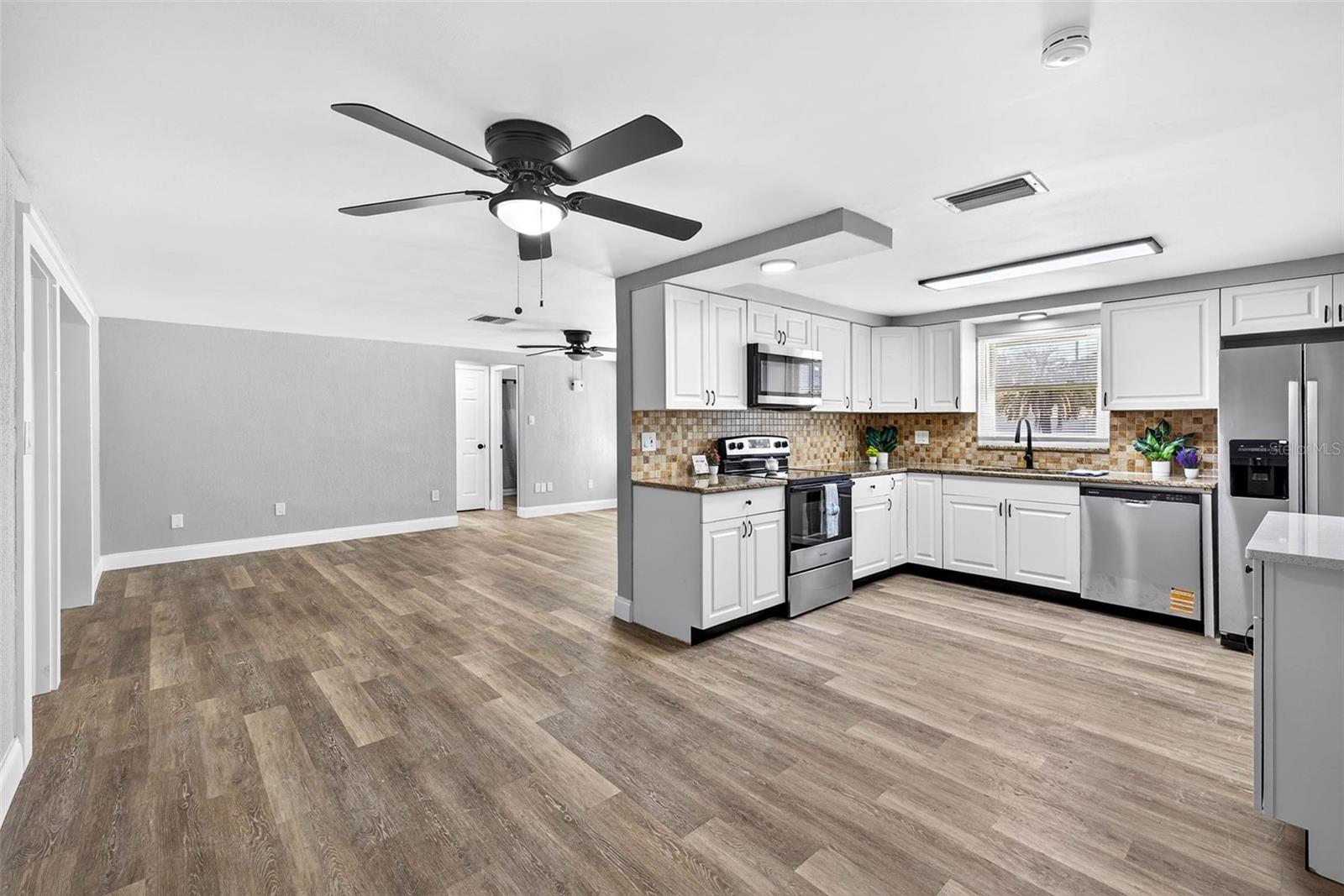 PALM TERRACE ESTATES - Residential