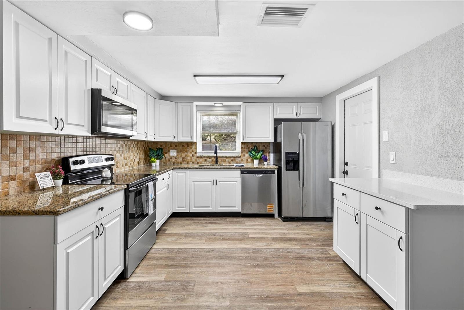 PALM TERRACE ESTATES - Residential