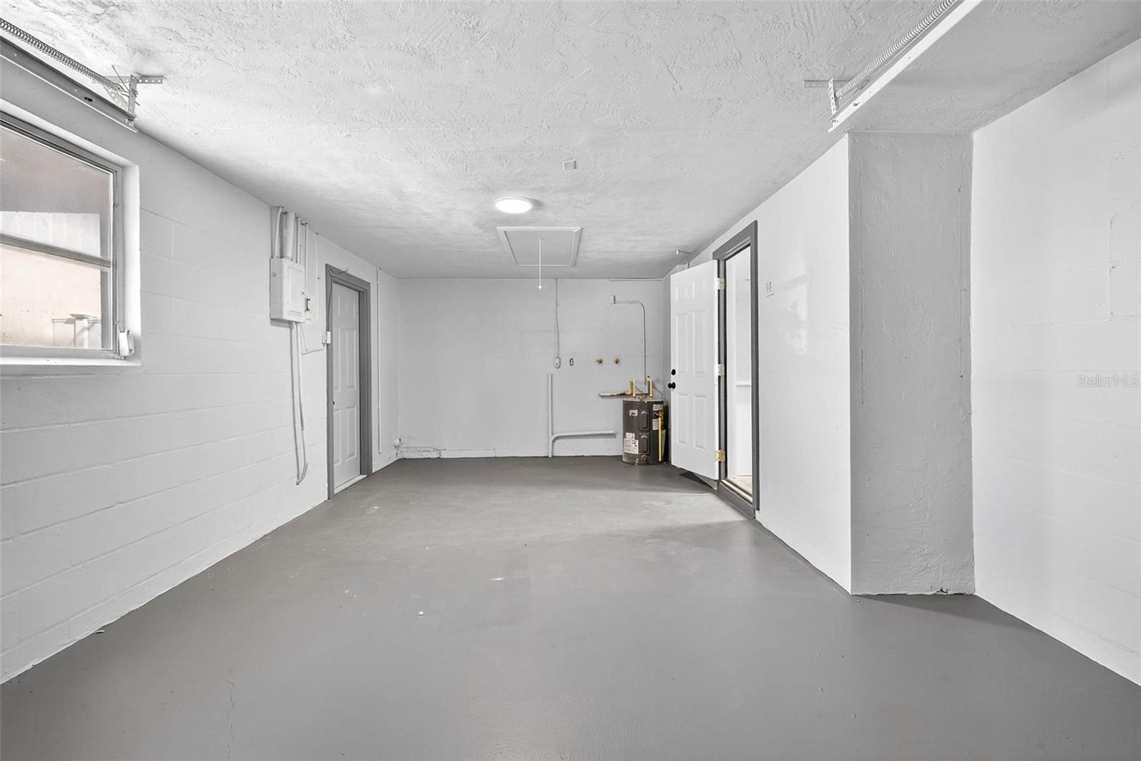 PALM TERRACE ESTATES - Residential