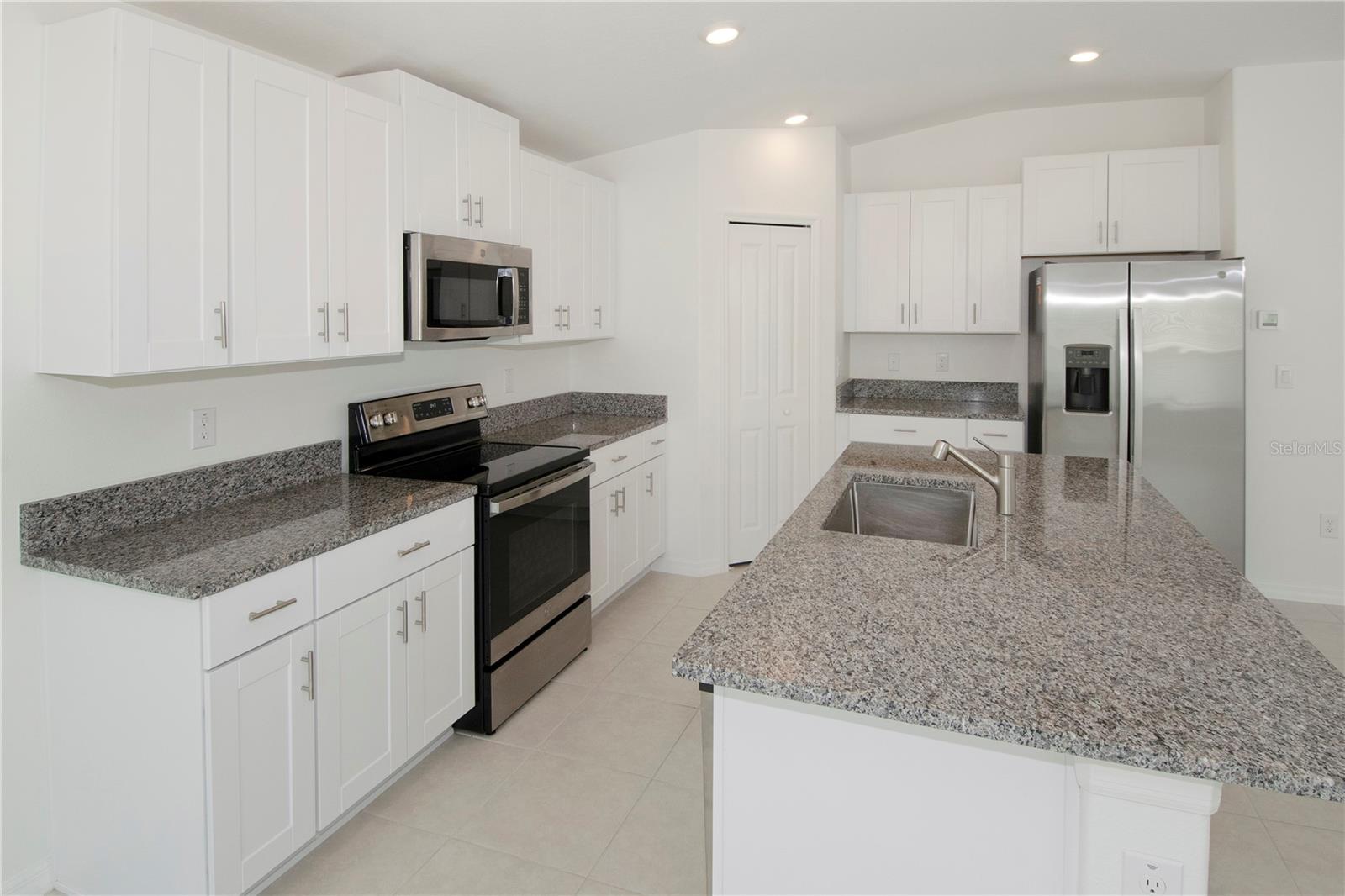 ABBOTT SQUARE PH 1B - Residential