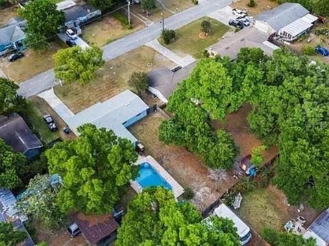 A home in WINTER HAVEN