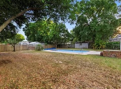 A home in WINTER HAVEN