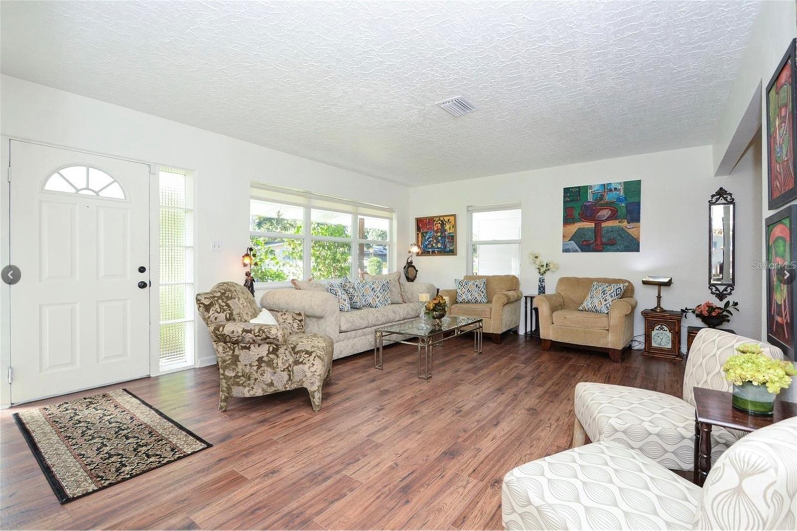 COCOANUT HEIGHTS - Residential Lease