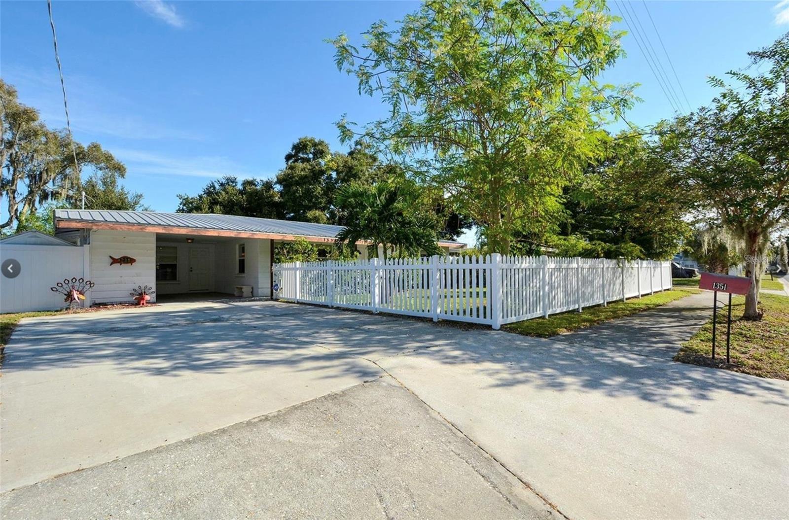 COCOANUT HEIGHTS - Residential Lease