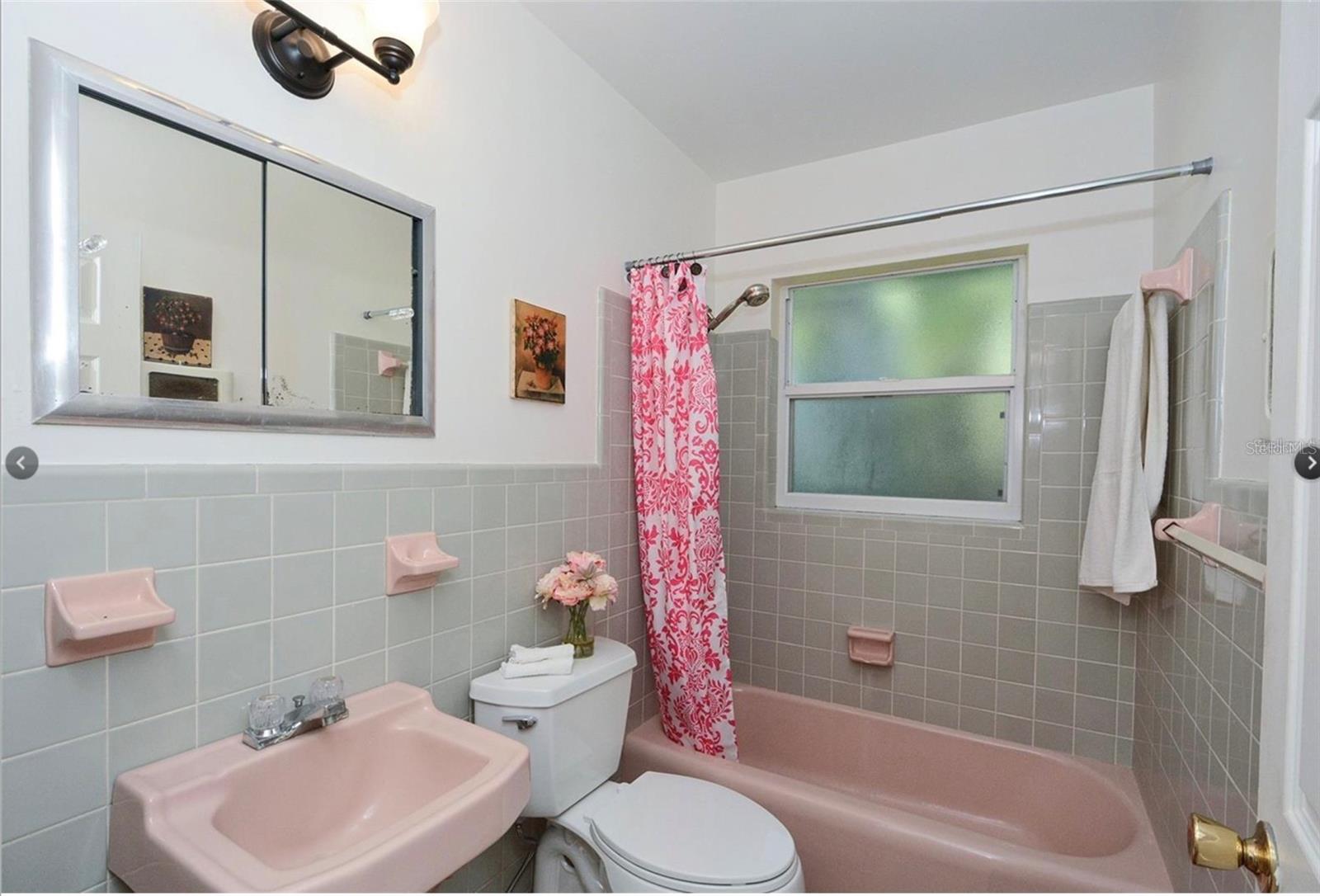 COCOANUT HEIGHTS - Residential Lease