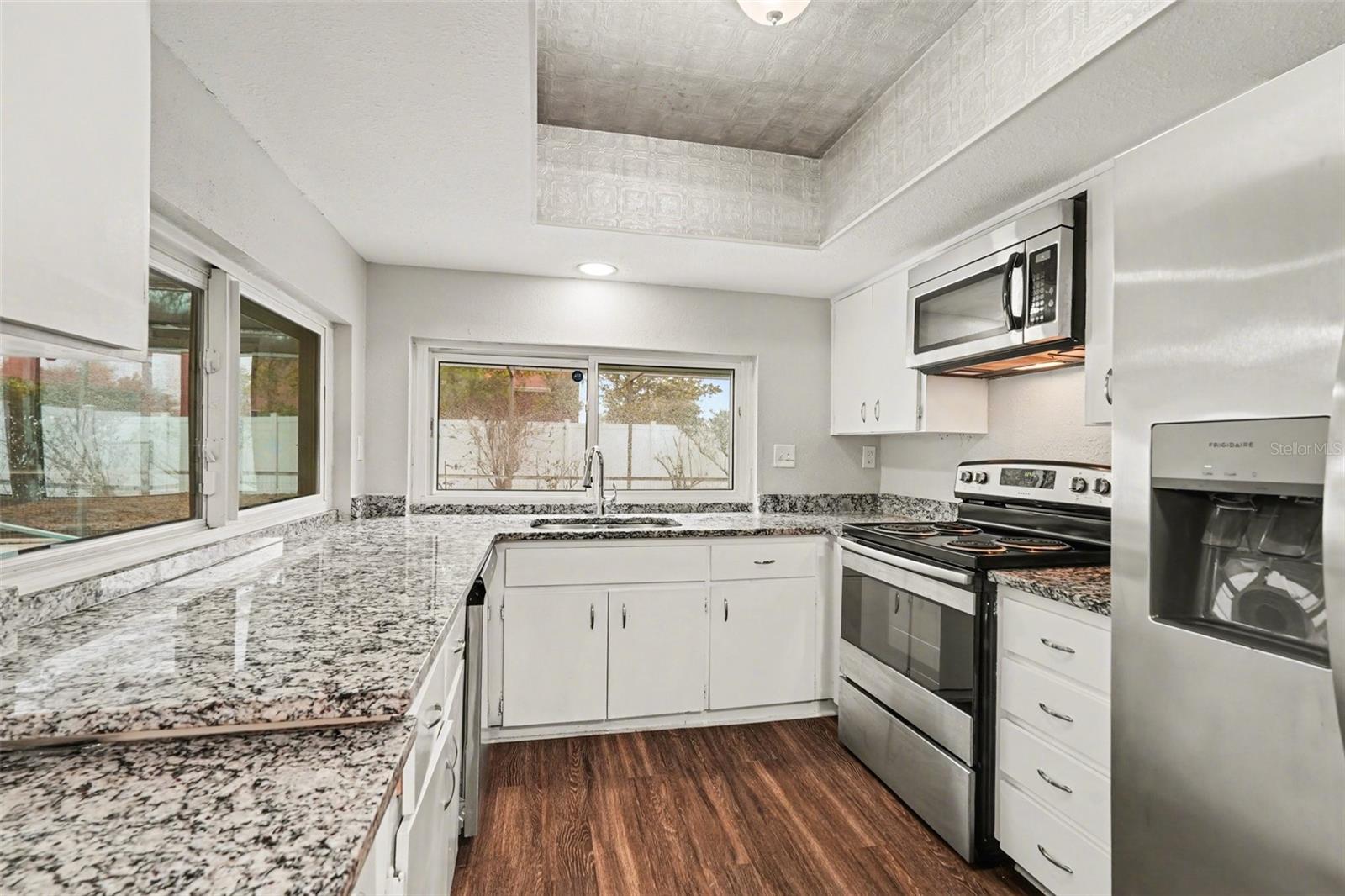 RAVENSWOOD VILLAGE - Residential