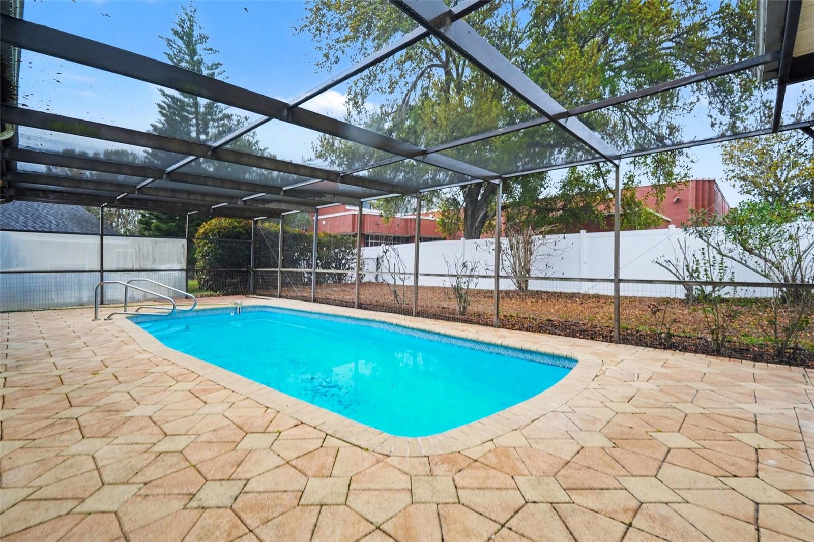 RAVENSWOOD VILLAGE - Residential