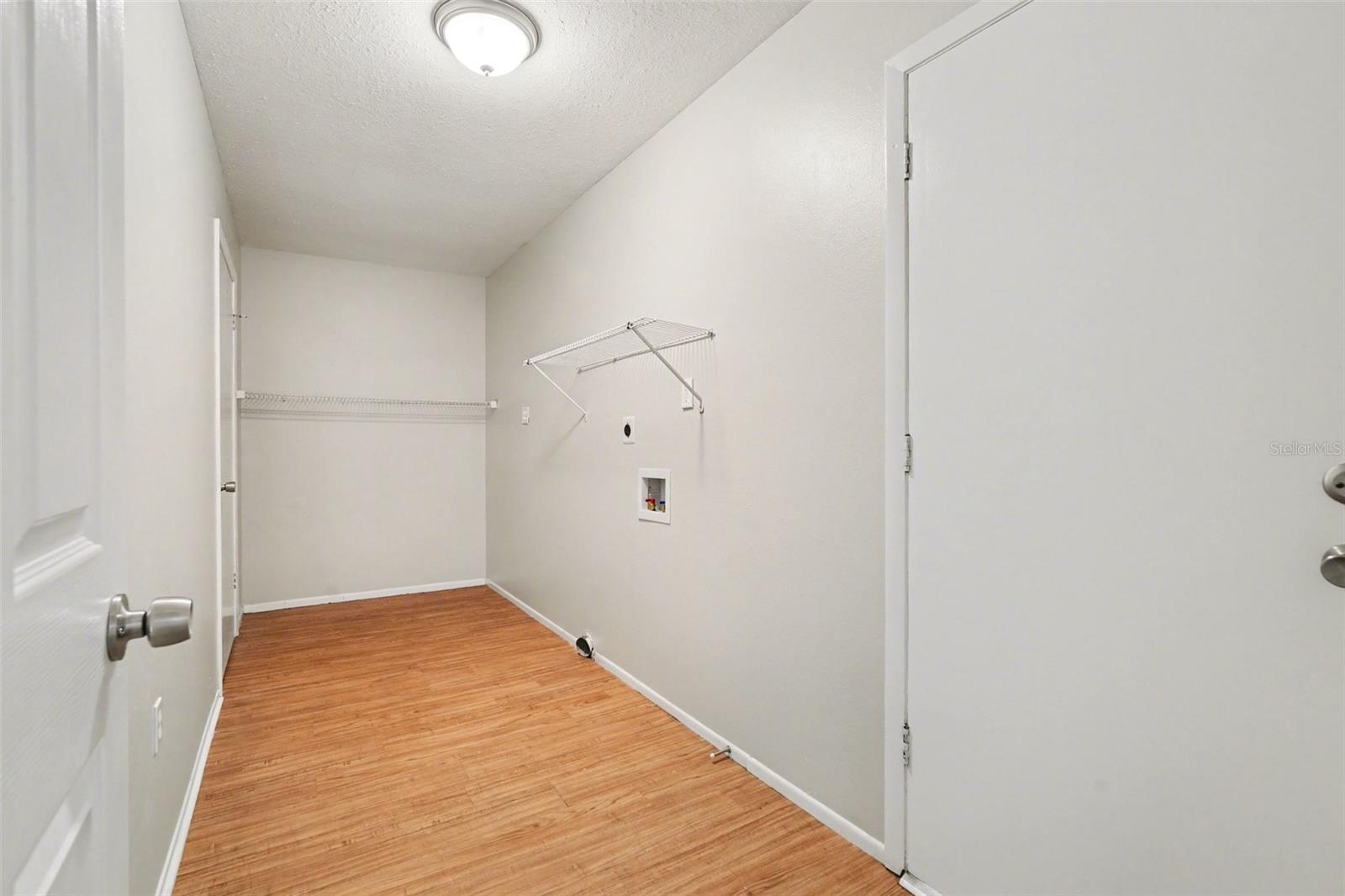 RAVENSWOOD VILLAGE - Residential