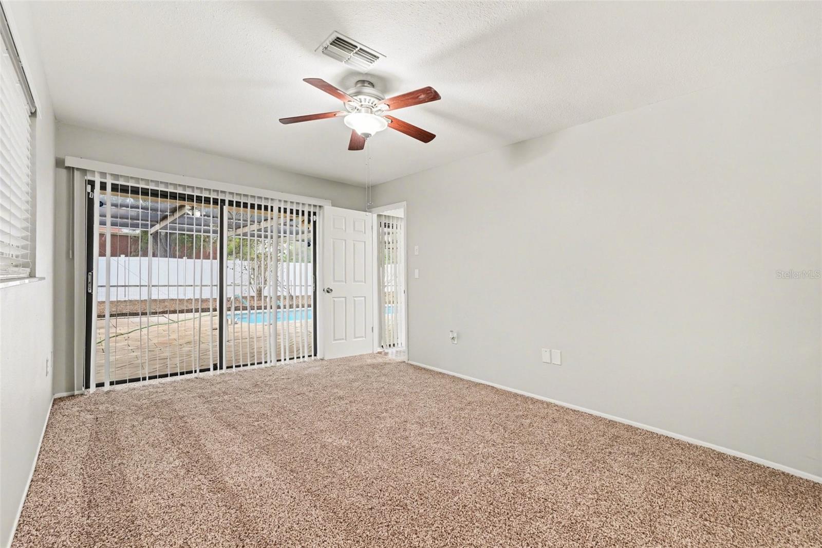 RAVENSWOOD VILLAGE - Residential