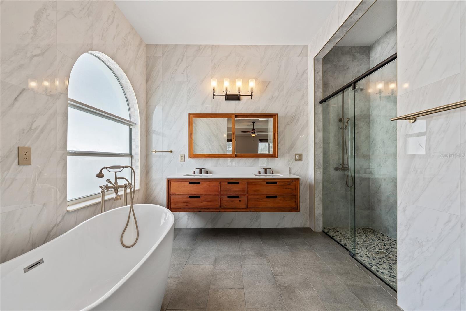 LANDINGS/LK GEORGE - Residential