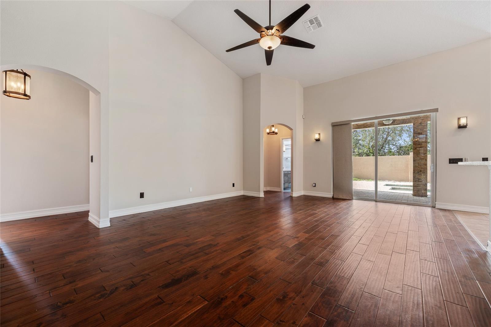 LANDINGS/LK GEORGE - Residential