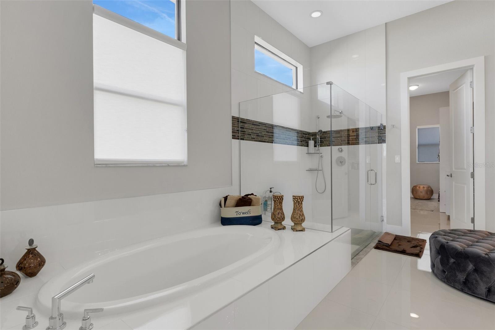 ARTISTRY PH 1A - Residential Lease