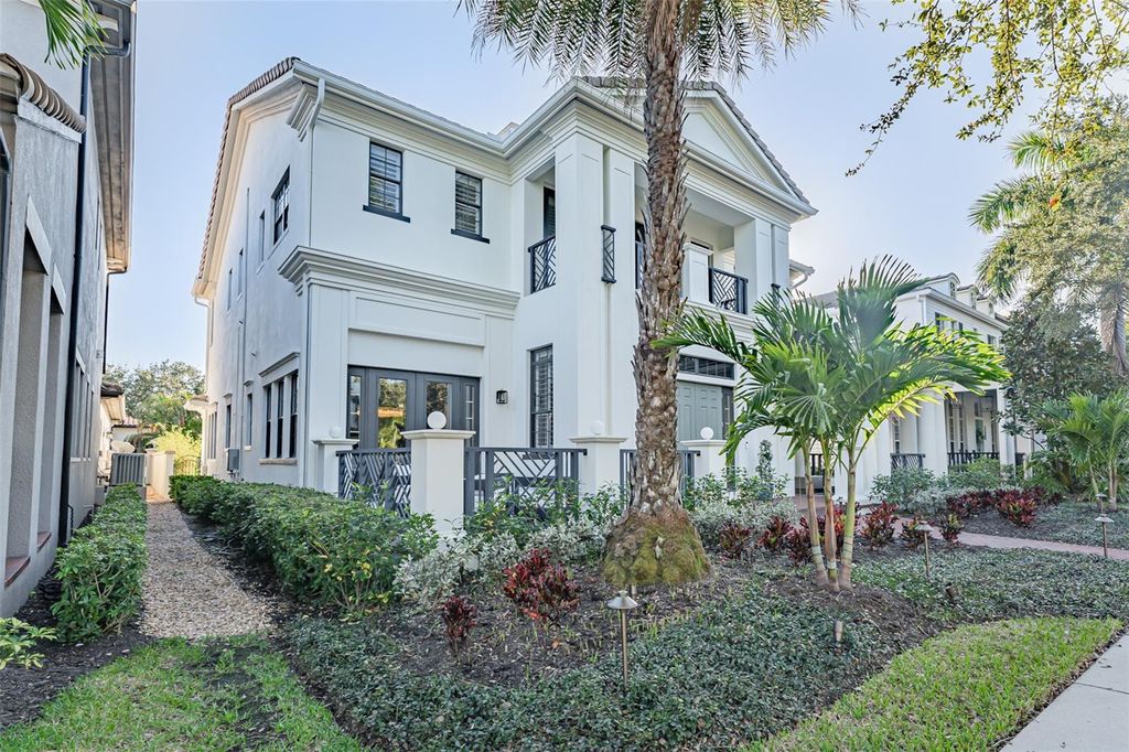 Photo of 4904 YACHT CLUB DRIVE, TAMPA, FL 33616 (MLS # T3430054)