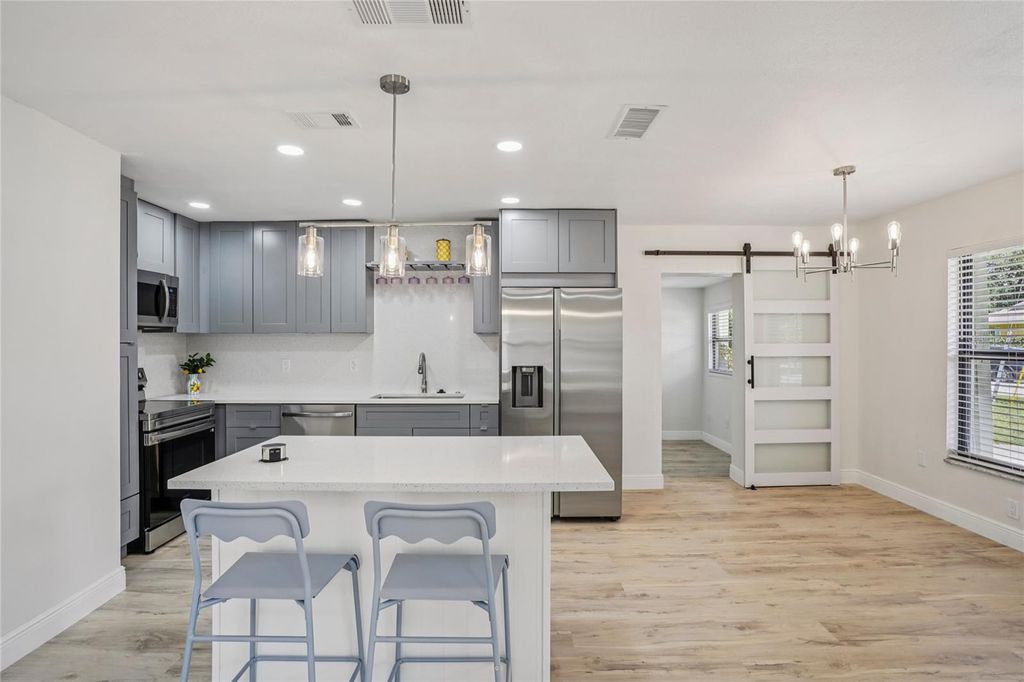 Photo of 1404 Davidson Street, Orlando, FL 32804 (MLS # O6397161)