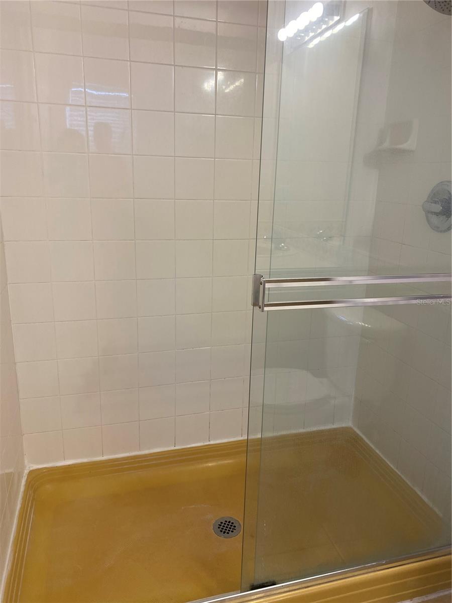 RIVERCREST PH 1B4 - Residential Lease